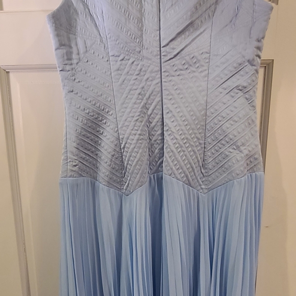 Karen Millen Quilt Satin and Pleat Deep V Midi Dress BLUE - Picture 11 of 12